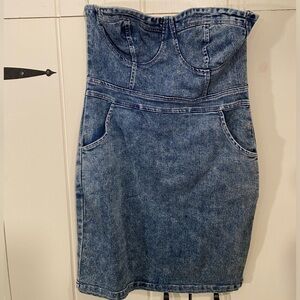 Acid Wash Denim Strapless Tube Dress. Back Zip, Princess Seam Bodice. Size M.